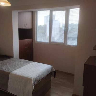Location d’un appartement spacieux et lumineux, 75 m², quartier Bazar Levski, Varna, Bulgarie